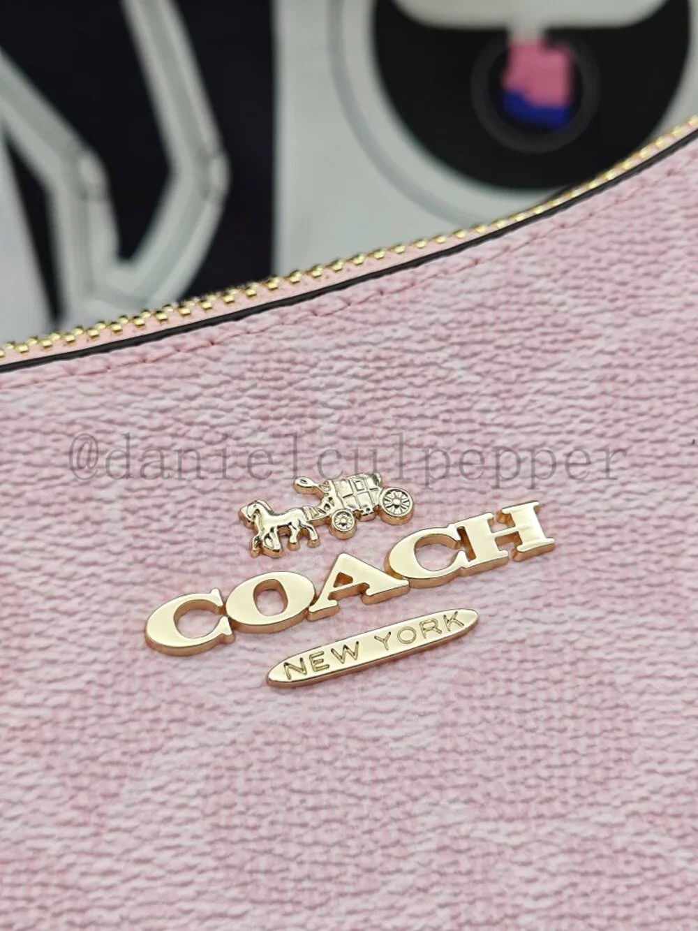 ๐๐Coach Teri Shoulder Bag In Signature Canvas With Charms pink - Picture 7 of 12